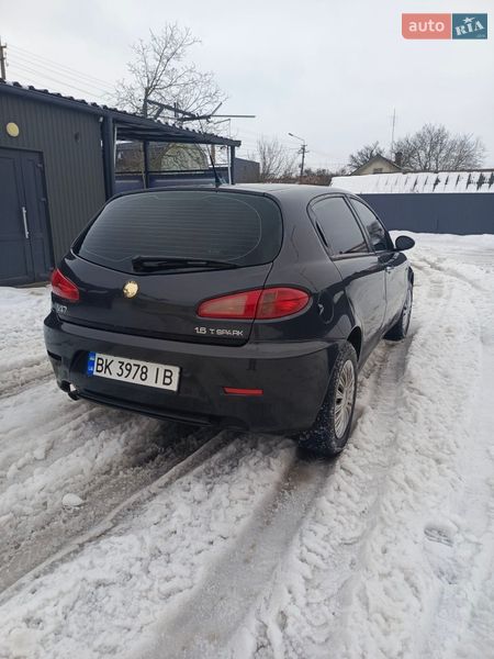 Хэтчбек Alfa Romeo 147 2007 в Остроге