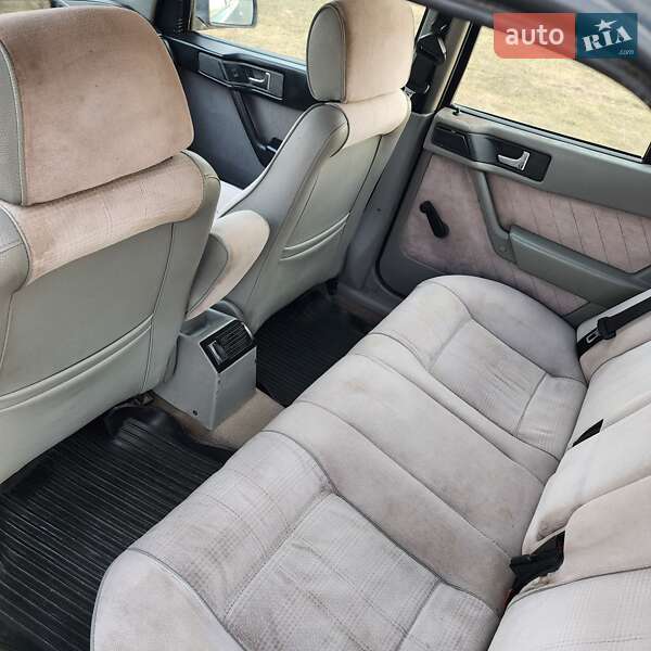 Седан Alfa Romeo 155 1994 в Радивиліві