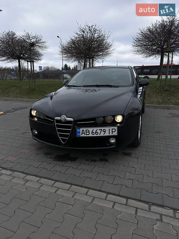 Alfa Romeo 159 2007 VIN ZAR93900007117562 фото оголошення 2 з 49