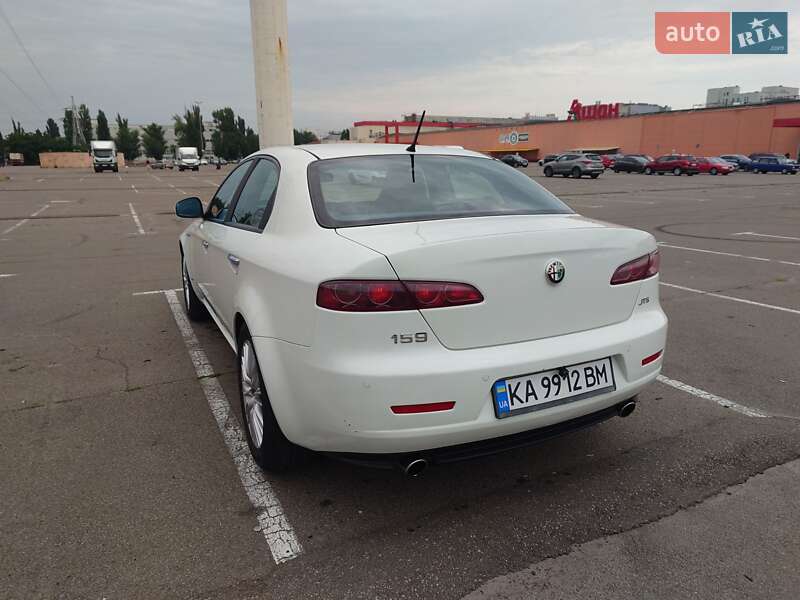 Седан Alfa Romeo 159 2011 в Киеве