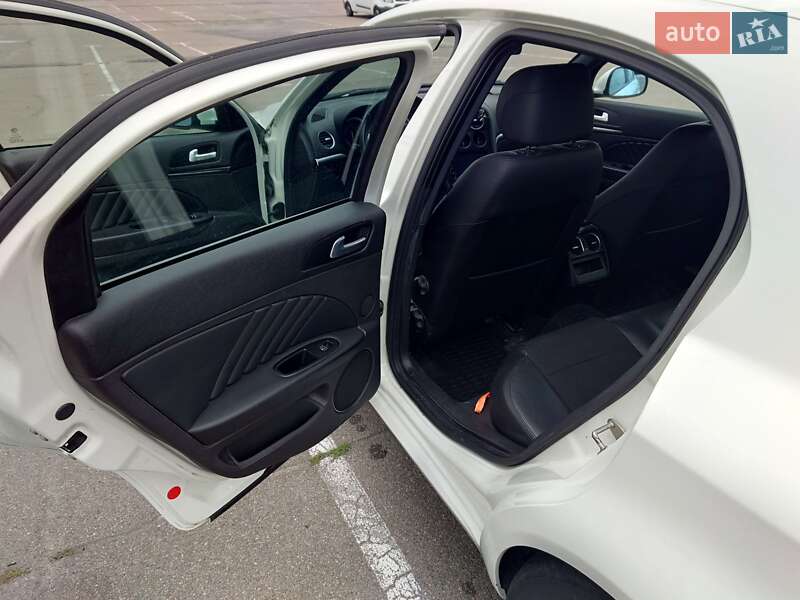 Седан Alfa Romeo 159 2011 в Киеве