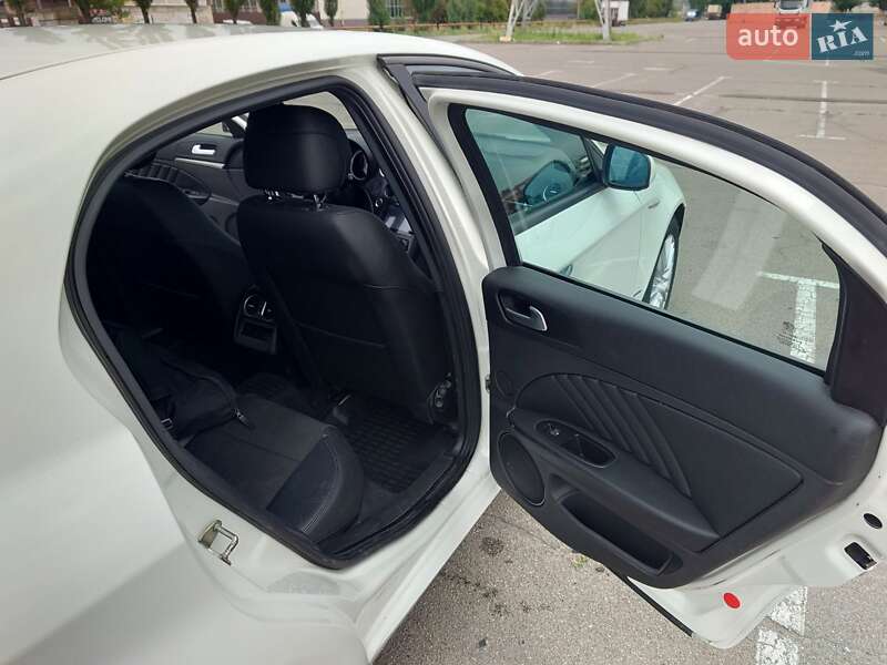 Седан Alfa Romeo 159 2011 в Киеве