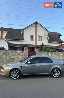 Седан Alfa Romeo 159 2006 в Липовце