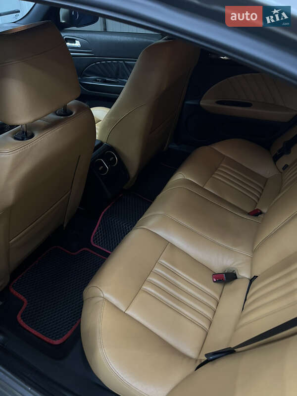 Седан Alfa Romeo 159 2006 в Липовці