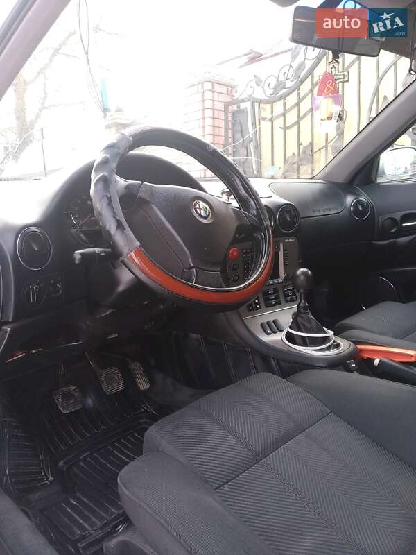 Седан Alfa Romeo 166 1999 в Черновцах