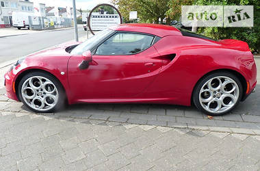 Купе Alfa Romeo 4C 2015 в Киеве