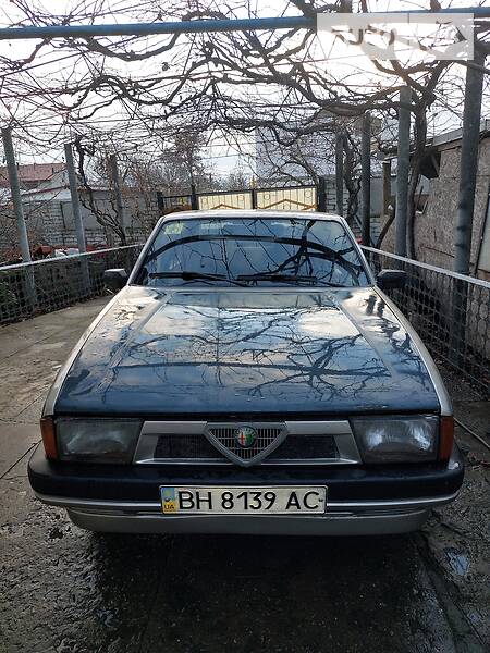 Седан Alfa Romeo 75 1990 в Одессе