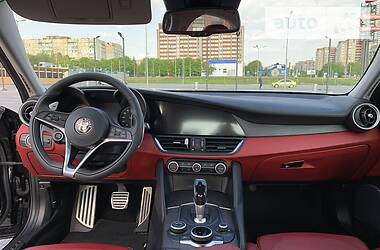 Седан Alfa Romeo Giulia 2017 в Львові