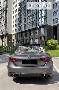 Седан Alfa Romeo Giulia 2018 в Києві