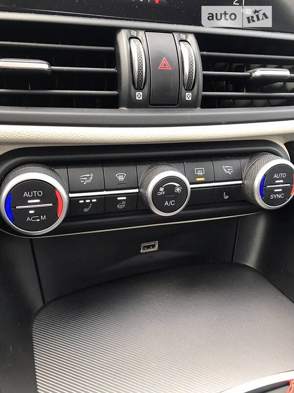 Седан Alfa Romeo Giulia 2018 в Киеве