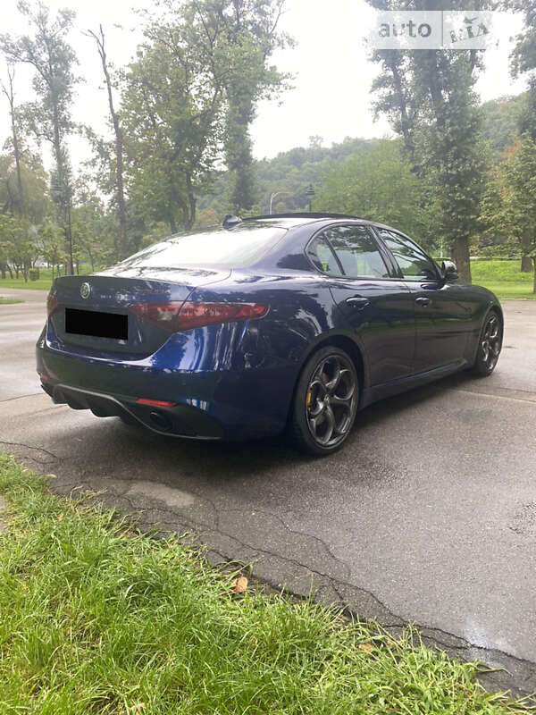 Седан Alfa Romeo Giulia 2018 в Киеве