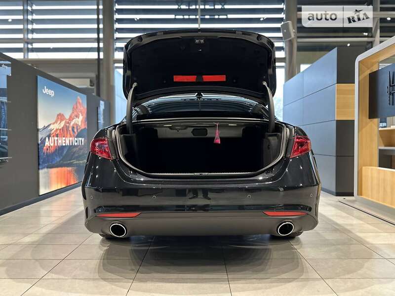 Седан Alfa Romeo Giulia 2021 в Днепре