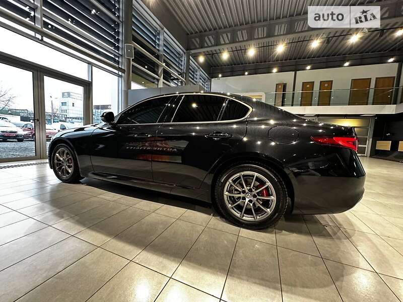 Седан Alfa Romeo Giulia 2021 в Днепре