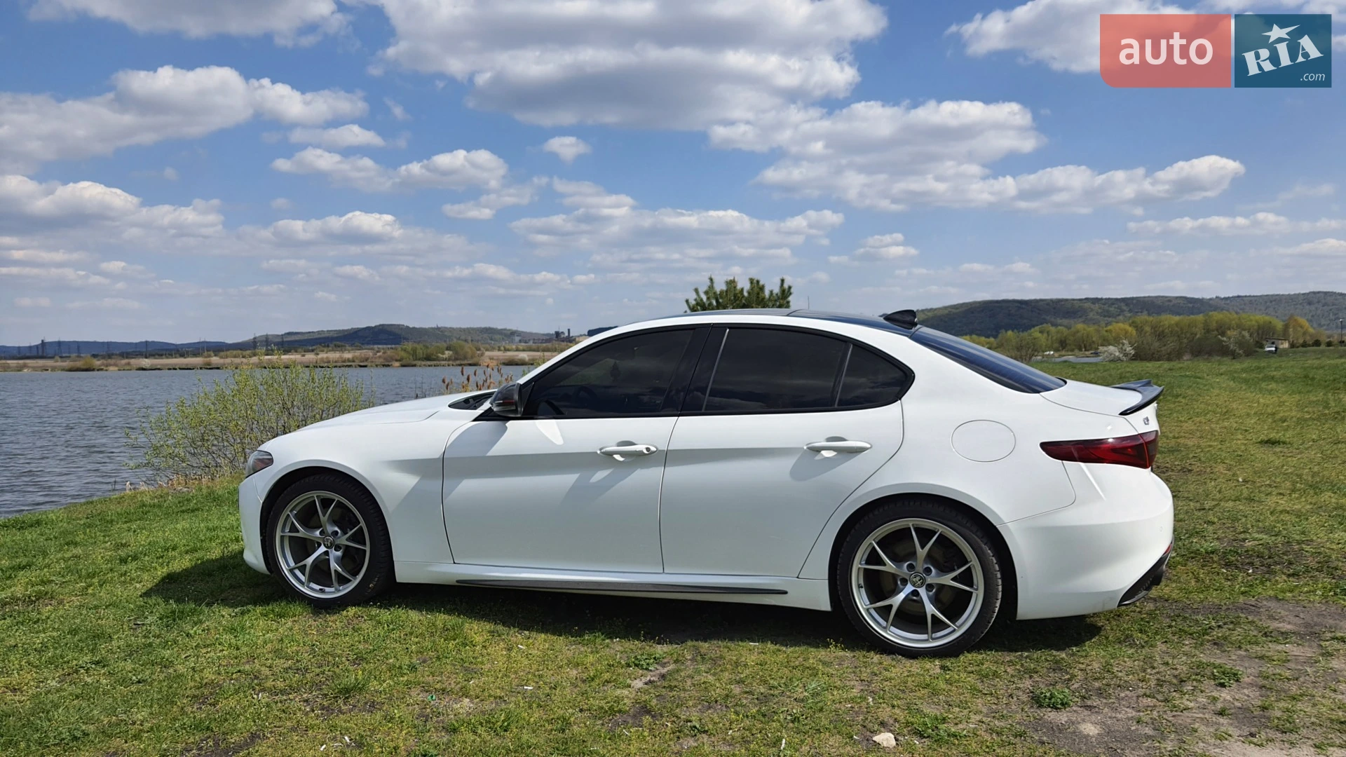 2017 Alfa Romeo Giulia - мініатюра 13