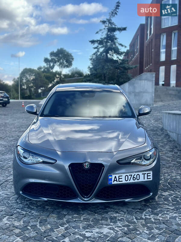 Седан Alfa Romeo Giulia 2017 в Днепре