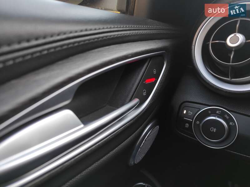 Седан Alfa Romeo Giulia 2022 в Кропивницком