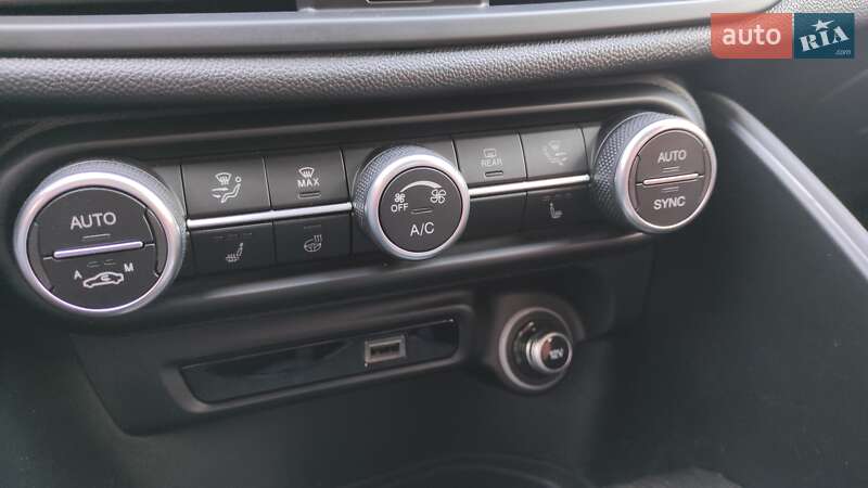 Седан Alfa Romeo Giulia 2022 в Кропивницком