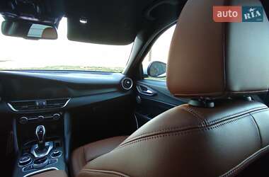 Седан Alfa Romeo Giulia 2022 в 