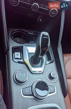 Седан Alfa Romeo Giulia 2022 в 