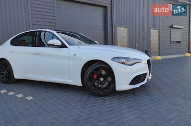 Седан Alfa Romeo Giulia 2022 в 