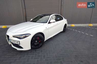 Седан Alfa Romeo Giulia 2022 в 