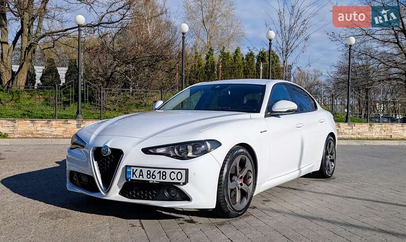 Седан Alfa Romeo Giulia 2016 в Києві