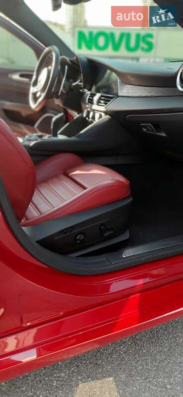 Седан Alfa Romeo Giulia 2021 в Києві