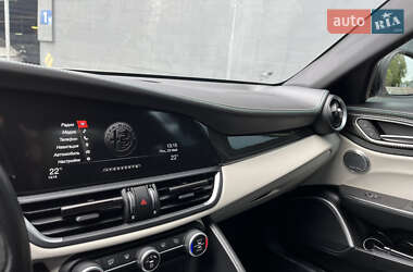 Седан Alfa Romeo Giulia 2017 в 