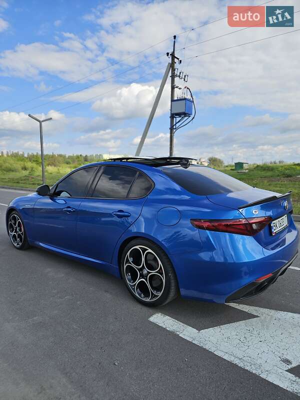Седан Alfa Romeo Giulia 2021 в Рівному