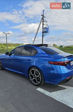 Седан Alfa Romeo Giulia 2021 в 