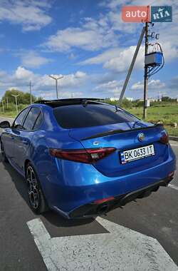 Седан Alfa Romeo Giulia 2021 в 