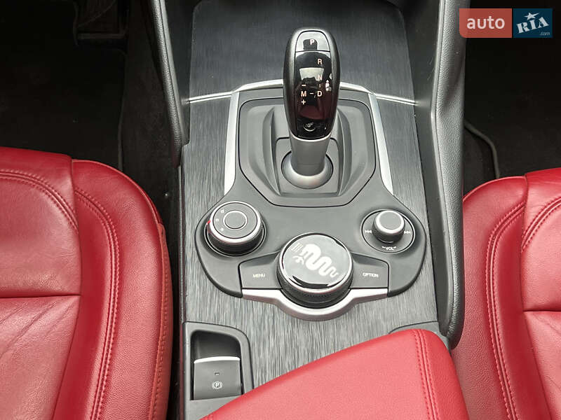 Седан Alfa Romeo Giulia 2018 в Києві