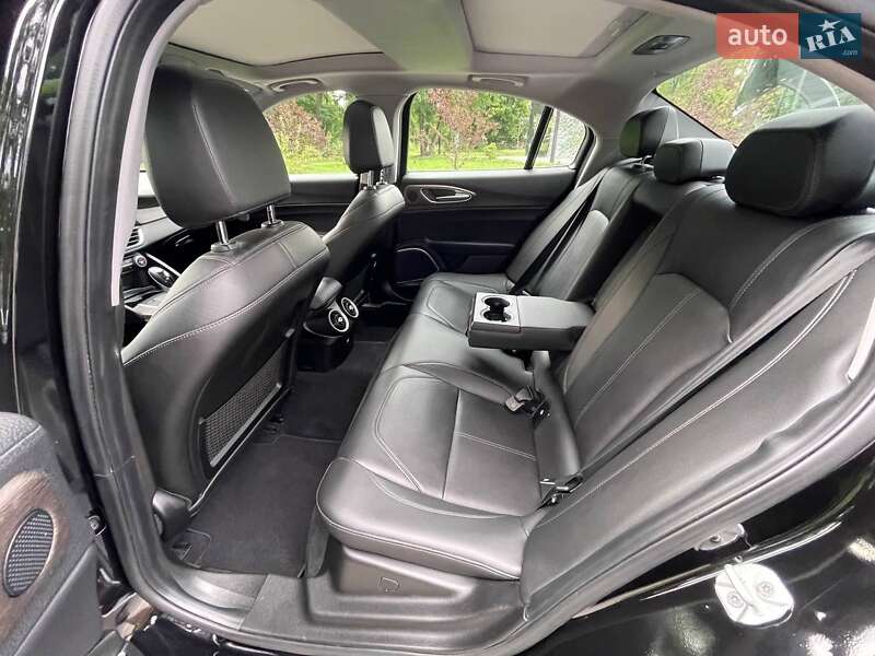 Седан Alfa Romeo Giulia 2018 в Киеве