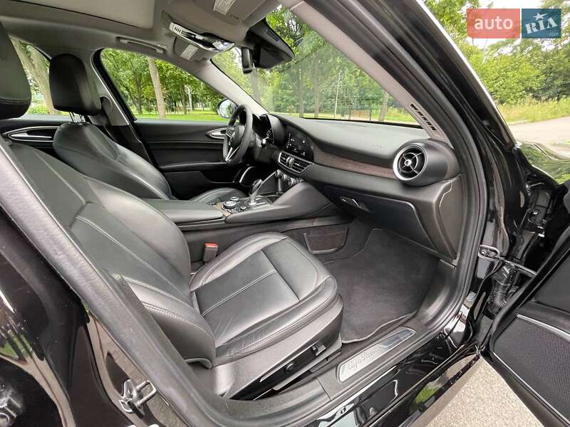 Седан Alfa Romeo Giulia 2018 в Киеве