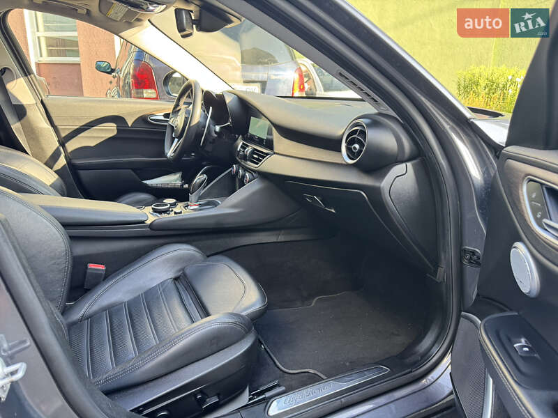 Седан Alfa Romeo Giulia 2017 в Киеве фото 22 Седан Alfa Romeo Giulia 2017 в Киеве
