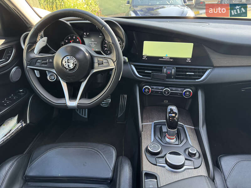 Седан Alfa Romeo Giulia 2017 в Киеве фото 29 Седан Alfa Romeo Giulia 2017 в Киеве
