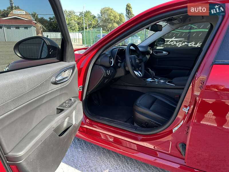Седан Alfa Romeo Giulia 2020 в Киеве