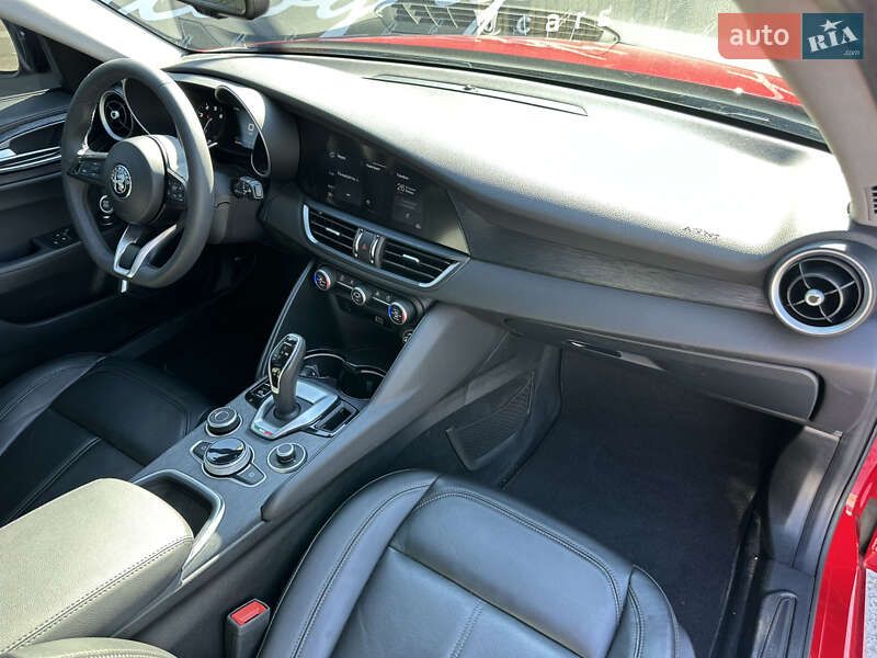 Седан Alfa Romeo Giulia 2020 в Киеве