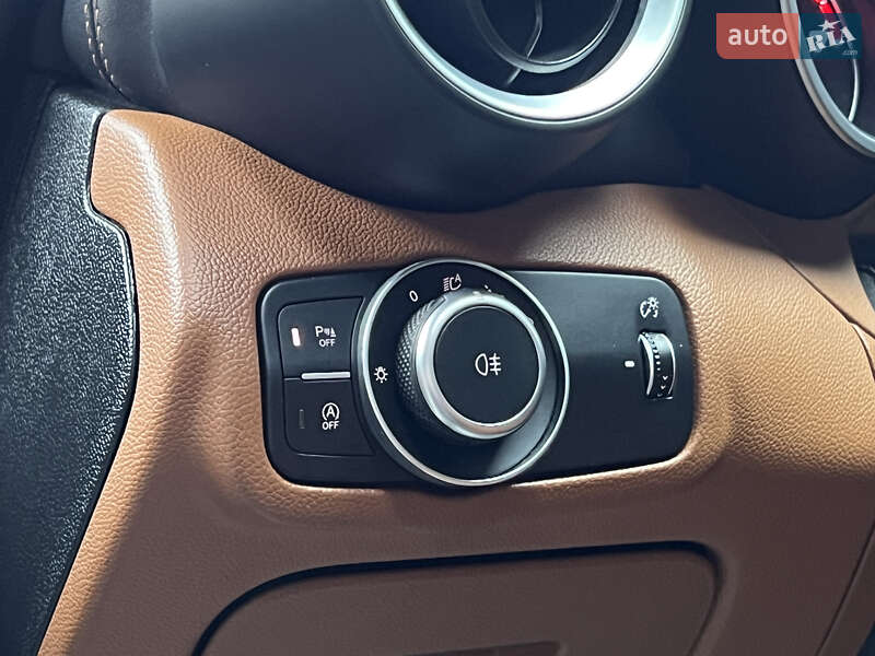 Седан Alfa Romeo Giulia 2018 в Львові