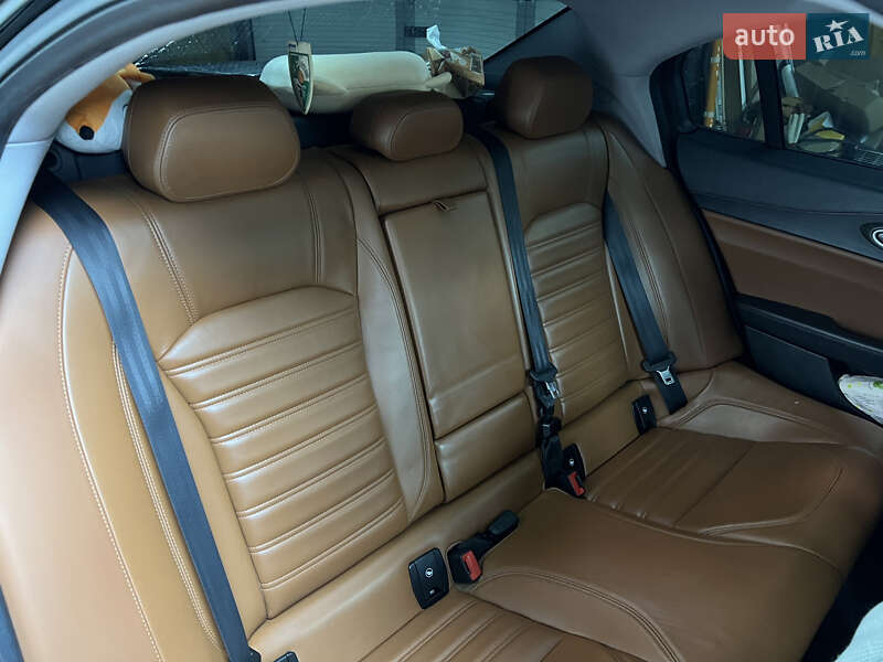 Седан Alfa Romeo Giulia 2018 в Львові