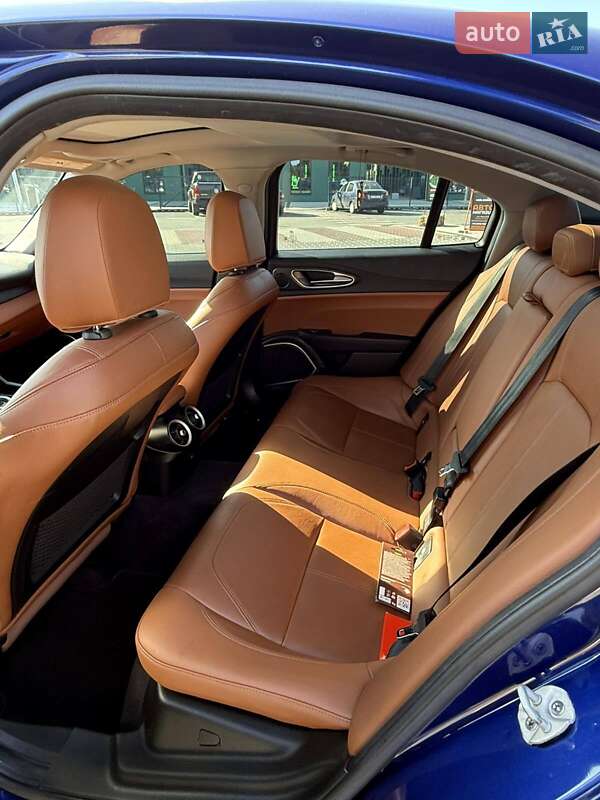 Седан Alfa Romeo Giulia 2021 в Киеве фото 15 Седан Alfa Romeo Giulia 2021 в Киеве