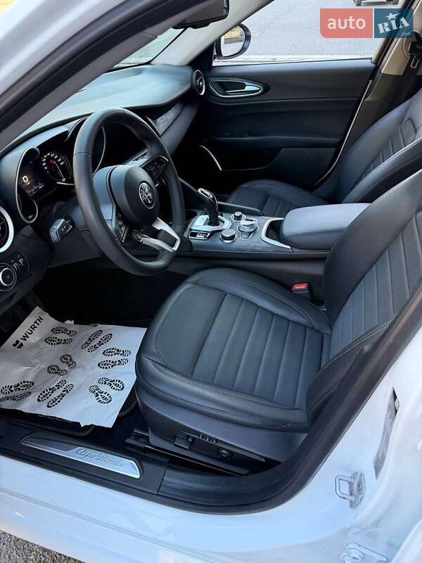 Седан Alfa Romeo Giulia 2021 в Харькове