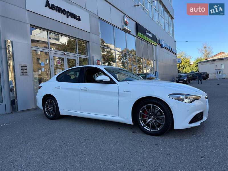 Alfa Romeo Giulia 2021