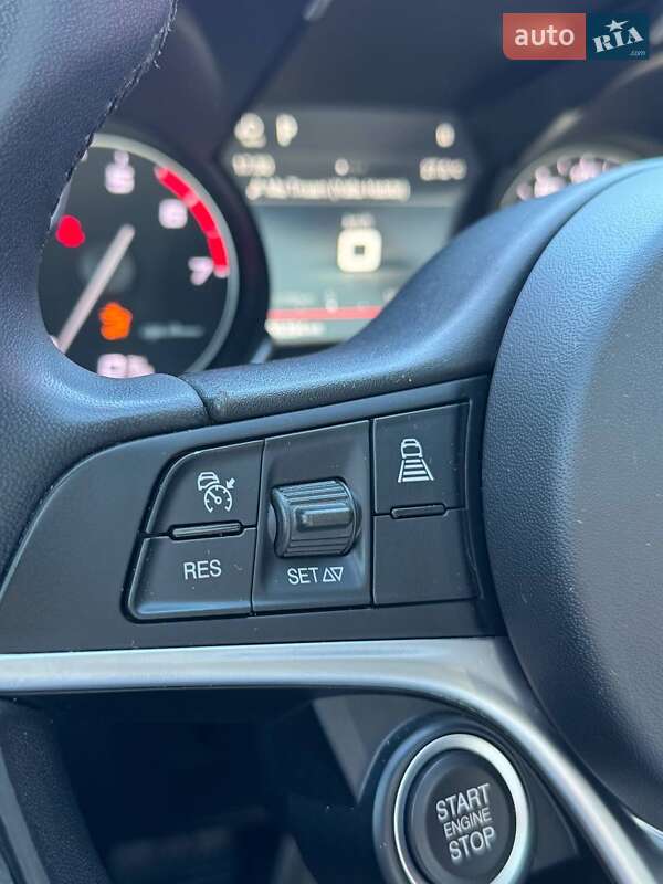 Седан Alfa Romeo Giulia 2017 в Львові фото 13 Седан Alfa Romeo Giulia 2017 в Львові