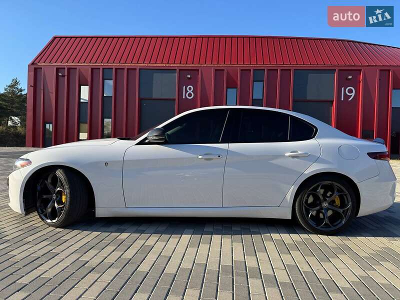 Седан Alfa Romeo Giulia 2017 в Львові фото 25 Седан Alfa Romeo Giulia 2017 в Львові