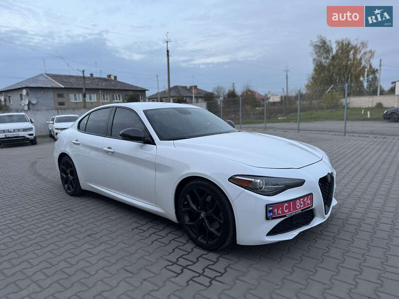 Седан Alfa Romeo Giulia 2019 в Луцке фото 3 Седан Alfa Romeo Giulia 2019 в Луцке