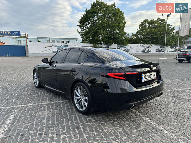 Седан Alfa Romeo Giulia 2018 в Днепре фото 5 Седан Alfa Romeo Giulia 2018 в Днепре