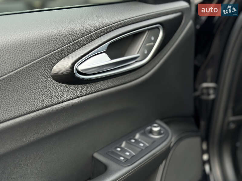 Седан Alfa Romeo Giulia 2017 в Харькове фото 9 Седан Alfa Romeo Giulia 2017 в Харькове