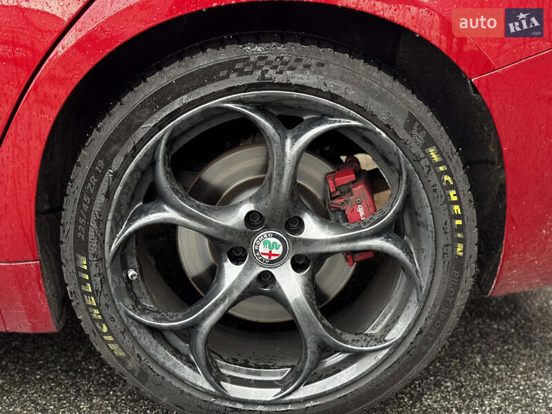 Седан Alfa Romeo Giulia 2016 в Киеве фото 24 Седан Alfa Romeo Giulia 2016 в Киеве