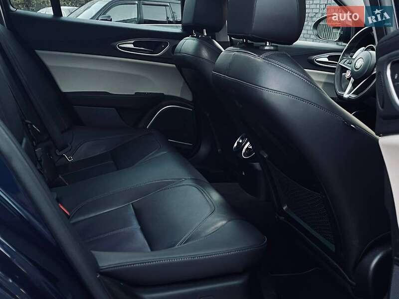 Седан Alfa Romeo Giulia 2017 в Николаеве